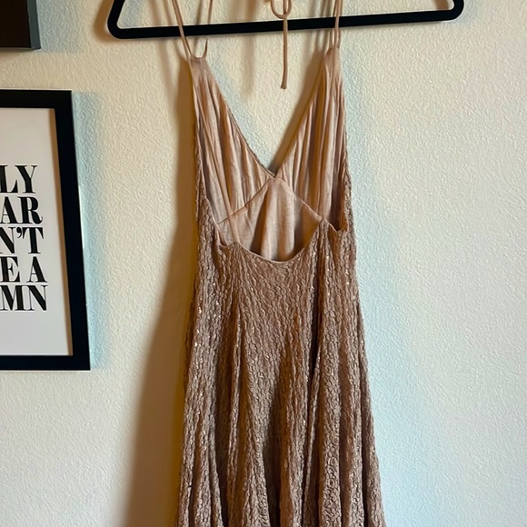 Urban outfitters champagne open back mini dress size xs - Picture 3 of 3
